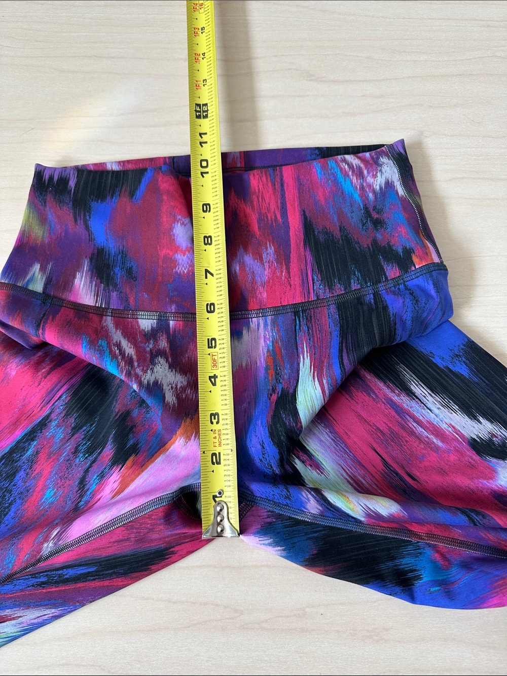 Lululemon colorful leggings size 6, excellent condition! Worn once - Picture 4 of 8